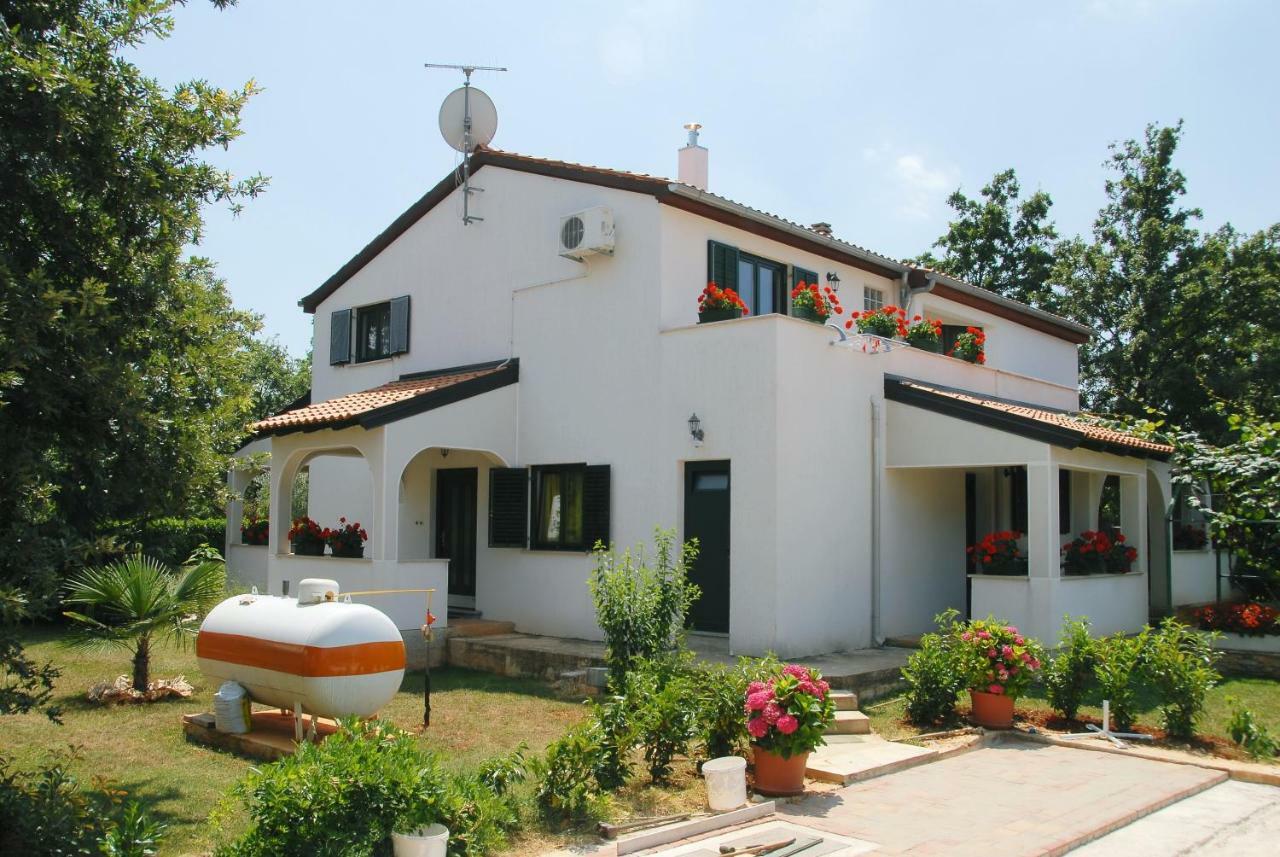 Apartmani Bauk Porec Exterior photo